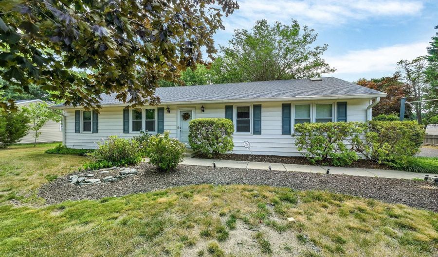 290 BOWERS BEACH Rd, Frederica, DE 19946 - 3 Beds, 2 Bath