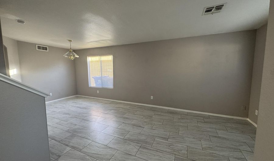 12741 W DESERT FLOWER Rd, Avondale, AZ 85392 - 5 Beds, 3 Bath