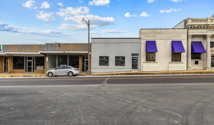 106 E Commercial St, Mansfield, MO 65704 - 0 Beds, 3 Bath