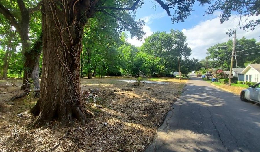 2415 Roosevelt, Shreveport, LA 71104 - 0 Beds, 0 Bath