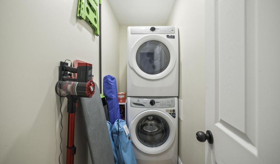 110 11th Avenue Unit Rear E Rear East, Belmar, NJ 07719 - 2 Beds, 1 Bath