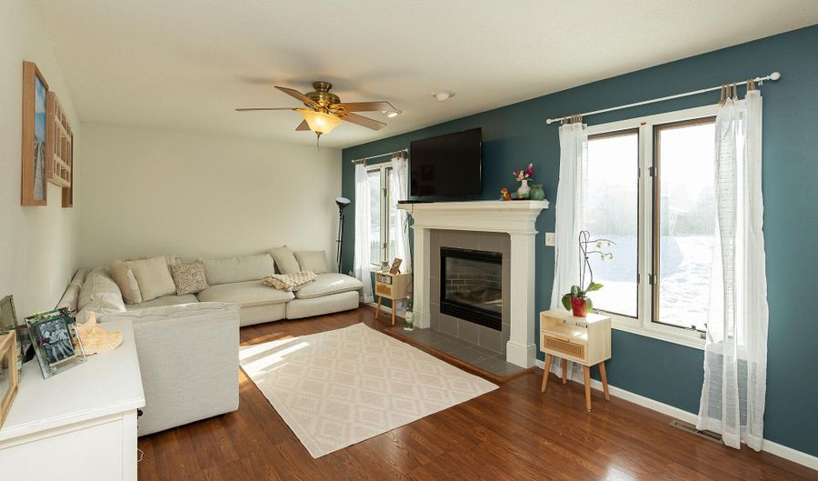 3018 SW Prairie View Rd, Ankeny, IA 50023 - 4 Beds, 4 Bath