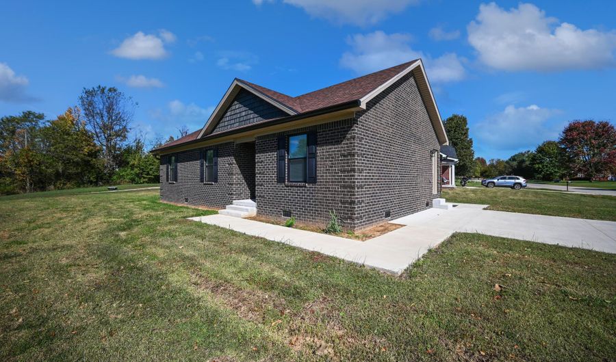 2350 Woodlawn Rd, Bardstown, KY 40004 - 3 Beds, 2 Bath