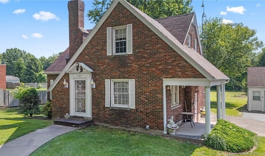 127 N Church St, Austin, IN 47102 - 4 Beds, 2 Bath