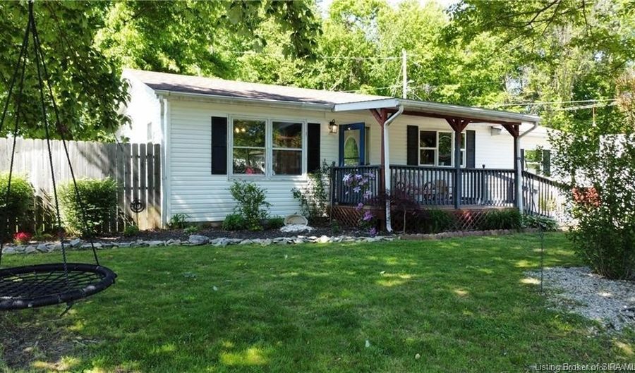1310 W Kenwood Dr, Austin, IN 47102 - 3 Beds, 2 Bath