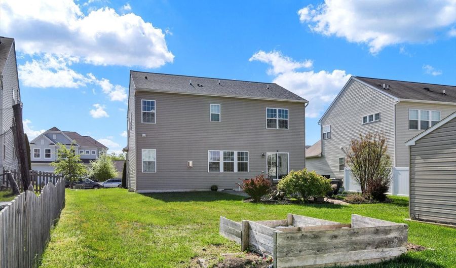 637 BENTGRASS Dr, Aberdeen, MD 21001 - 6 Beds, 4 Bath