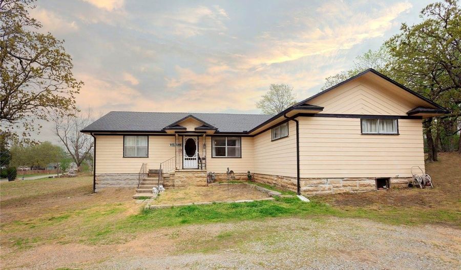 710 S 14th, McAlester, OK 74501 - 3 Beds, 2 Bath