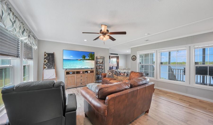 11524 SE HERBERT Ave, Arcadia, FL 34266 - 3 Beds, 2 Bath