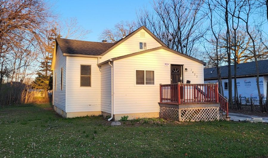 1423 Seymour Ave, North Chicago, IL 60064 - 3 Beds, 1 Bath