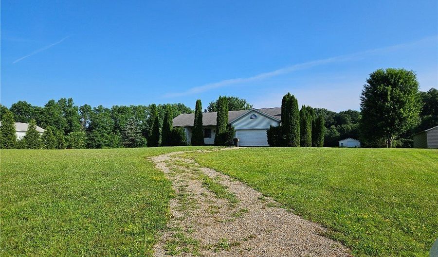 7071 Clark Rd, Atwater, OH 44201 - 3 Beds, 2 Bath