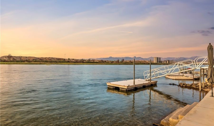 1031 Riverfront Dr, Bullhead City, AZ 86442 - 4 Beds, 4 Bath
