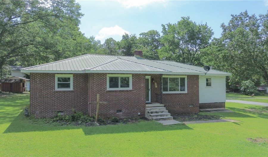 501 Forest Ln, Belton, SC 29627 - 4 Beds, 3 Bath