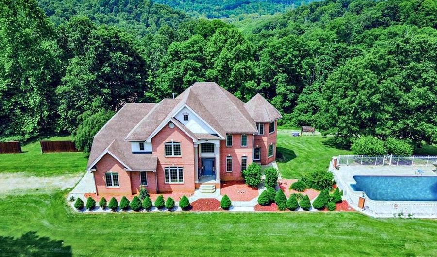 40455 Cone Rd, Albany, OH 45710 - 5 Beds, 3 Bath