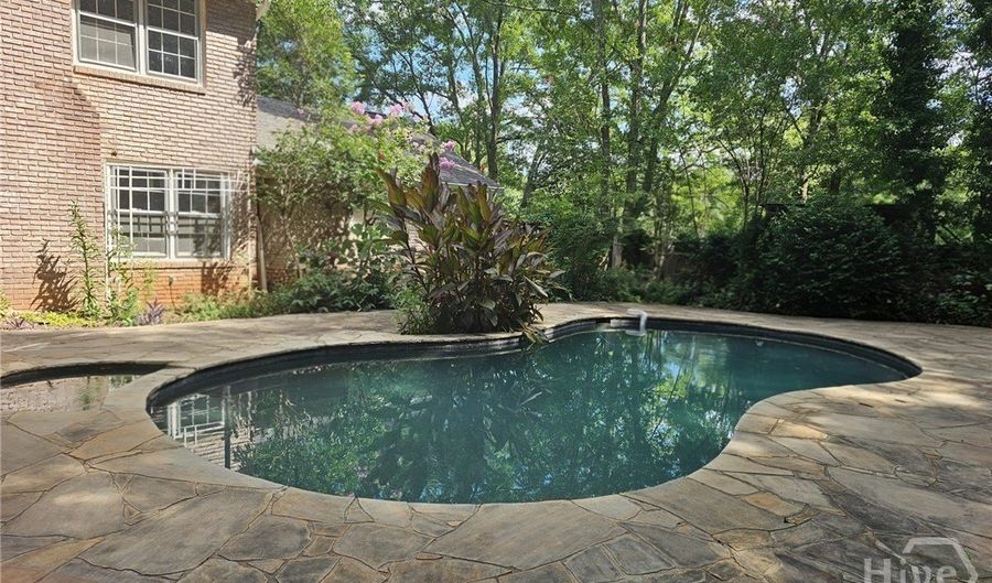 615 Kings Rd, Athens, GA 30606 - 5 Beds, 4 Bath