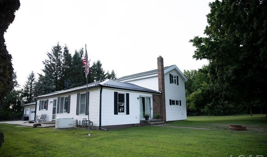 6762 Baker, Adrian, MI 49221 - 5 Beds, 1 Bath