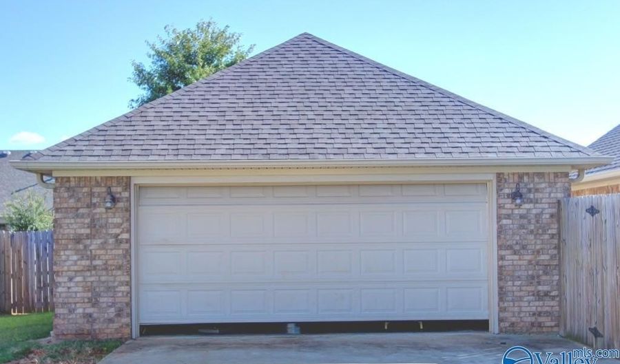 16874 Raspberry Ln, Athens, AL 35613 - 4 Beds, 3 Bath