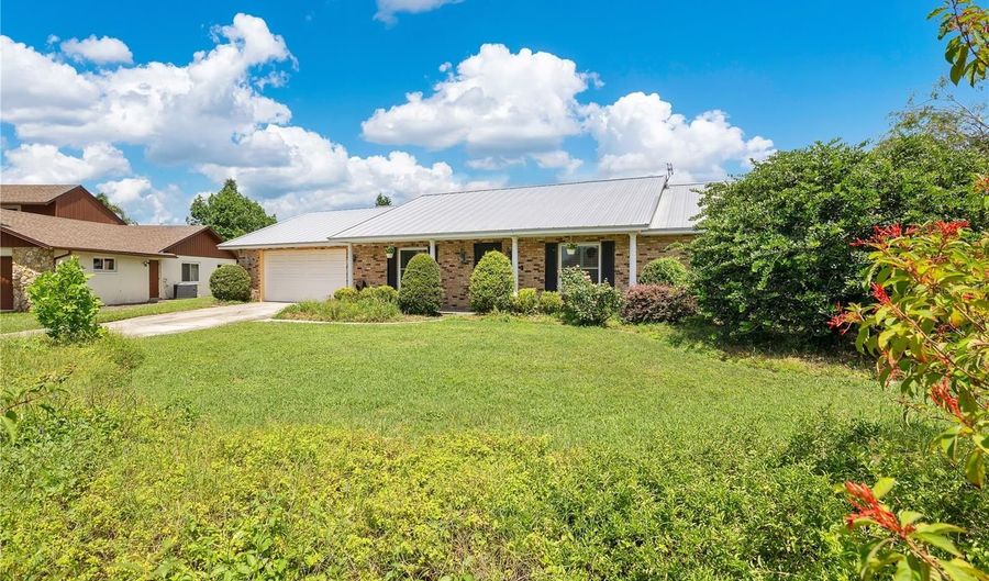 5214 JADE Cir, Belle Isle, FL 32812 - 4 Beds, 2 Bath