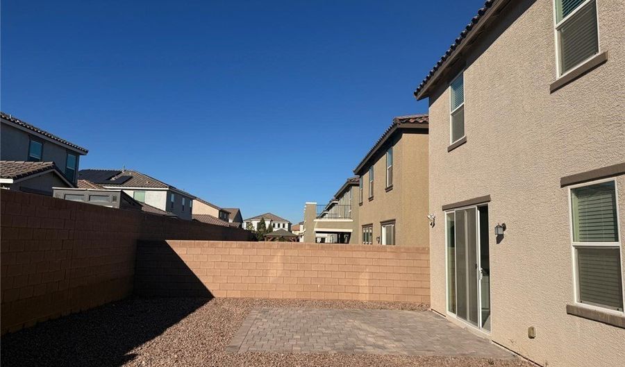 5961 Bruselas St, Las Vegas, NV 89113 - 5 Beds, 5 Bath