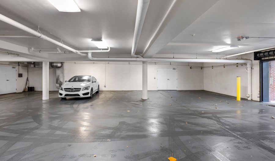 462 W Stadium Blvd, Ann Arbor, MI 48103 - 4 Beds, 6 Bath