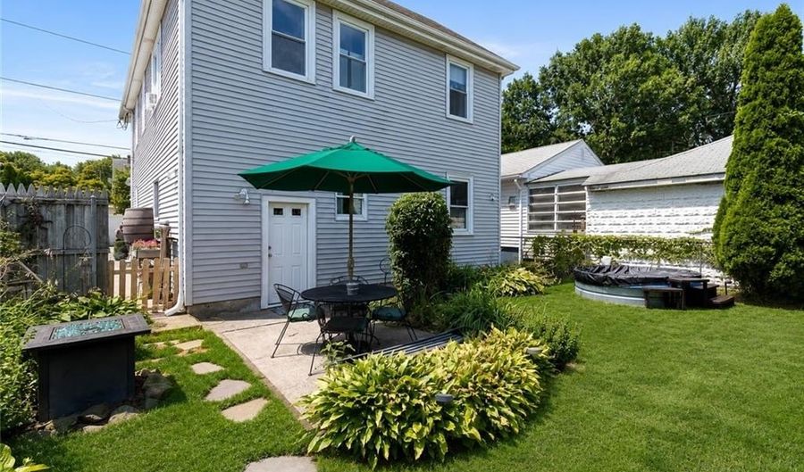 93 Whipple Ave, Cranston, RI 02920 - 5 Beds, 2 Bath