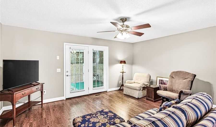 725 S Main St 2A, Asheboro, NC 27203 - 3 Beds, 3 Bath