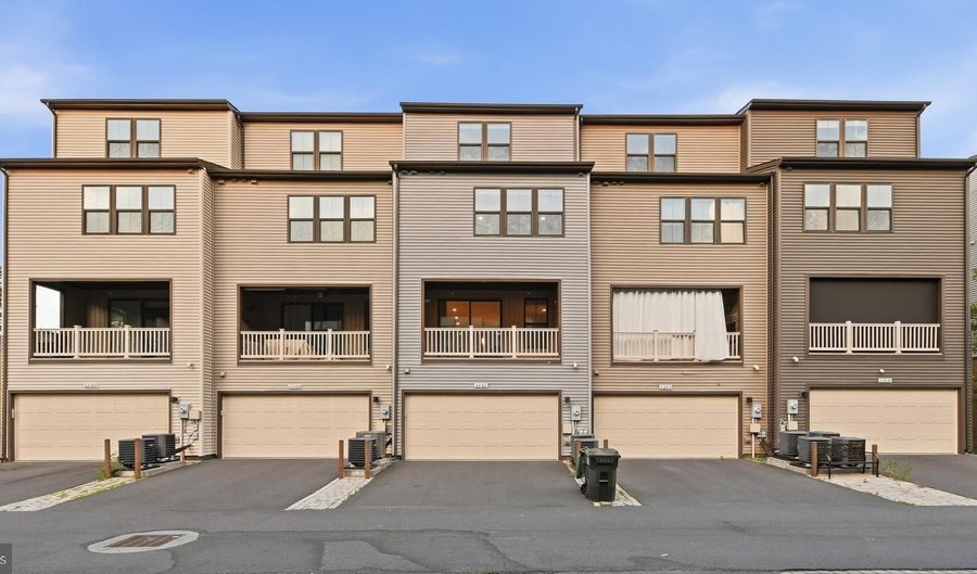 22311 TEES Ter, Ashburn, VA 20148 - 4 Beds, 5 Bath