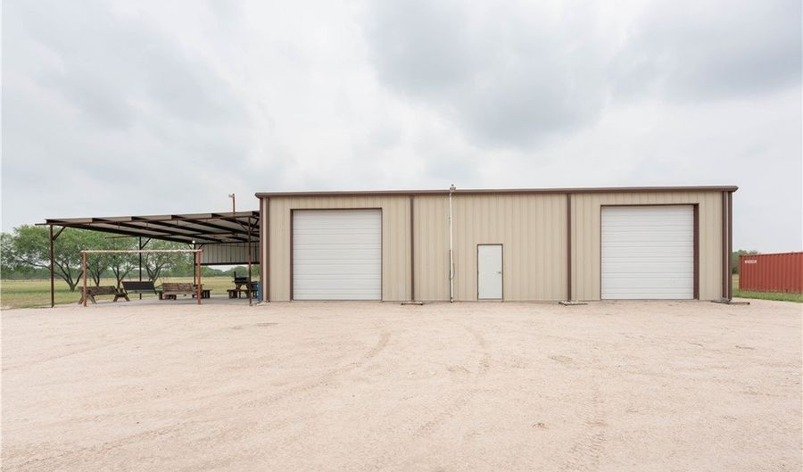 227 S Hollow Tree, Alice, TX 78332 - 1 Beds, 1 Bath