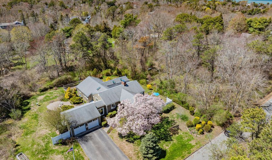 55 Tonela Ln, Barnstable, MA 02630 - 2 Beds, 3 Bath