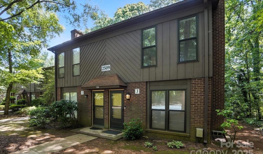 2509 Kilborne Dr J, Charlotte, NC 28205 - 2 Beds, 2 Bath