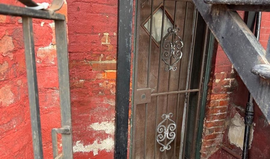 402 FLORIDA Ave NW, Washington, DC 20001 - 3 Beds, 2 Bath