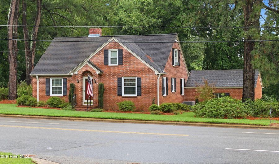 12137 Oak Ave, Bailey, NC 27807 - 3 Beds, 4 Bath