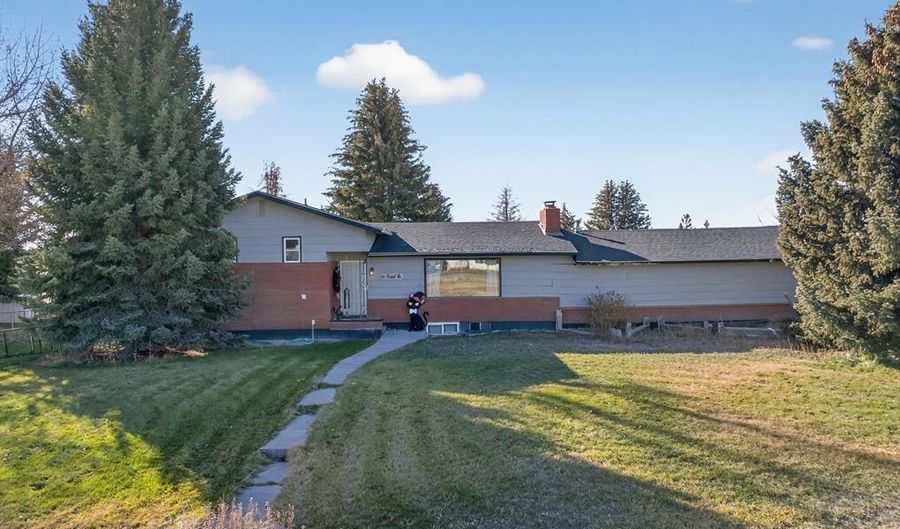 415 Sunset Dr, Arco, ID 83213 - 3 Beds, 3 Bath