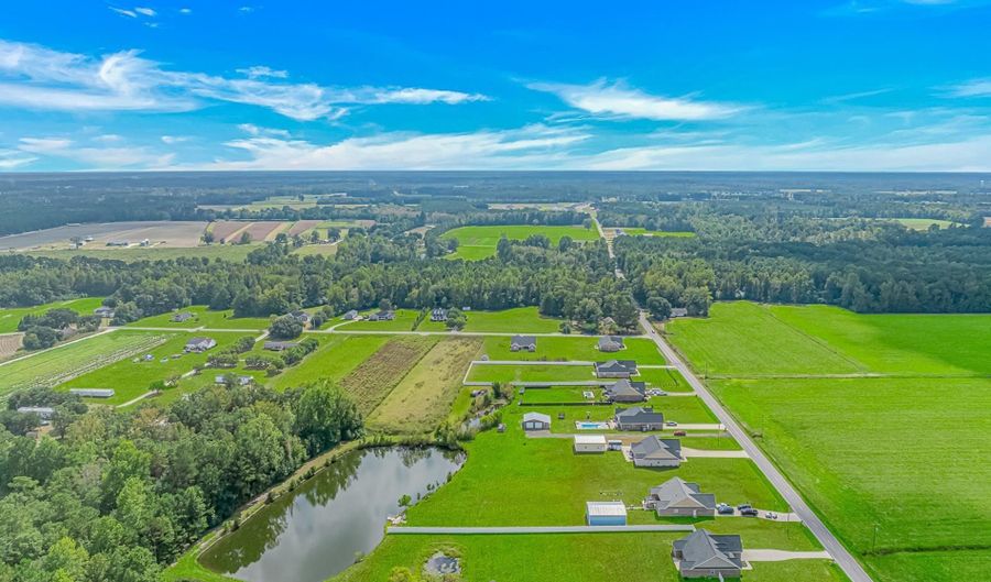 4082 Edwards Rd, Aynor, SC 29511 - 5 Beds, 4 Bath