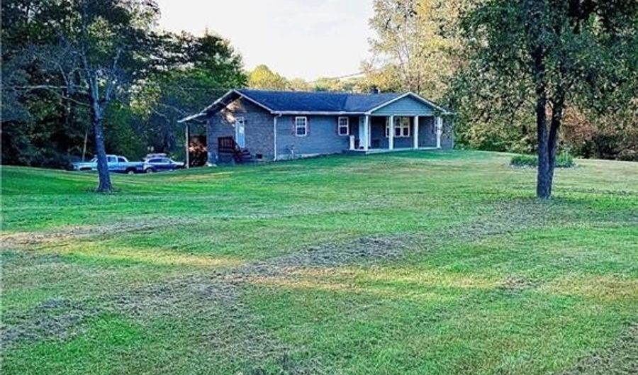 5449 N Terry Rd, Austin, IN 47102 - 4 Beds, 2 Bath