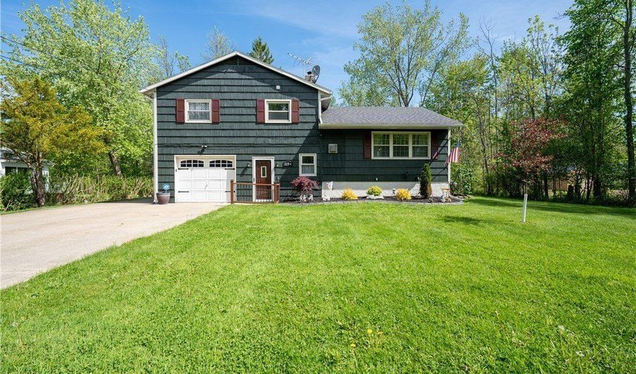 594 Herr Rd, Angola, NY 14006 - 3 Beds, 2 Bath