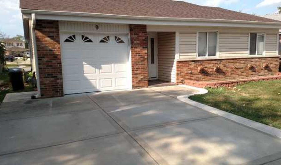 9 Plover Ct, Woodridge, IL 60517 - 3 Beds, 1 Bath