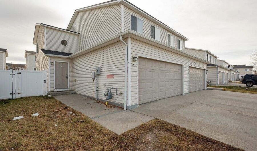 543 W 3RD St, Cheyenne, WY 82007 - 3 Beds, 3 Bath