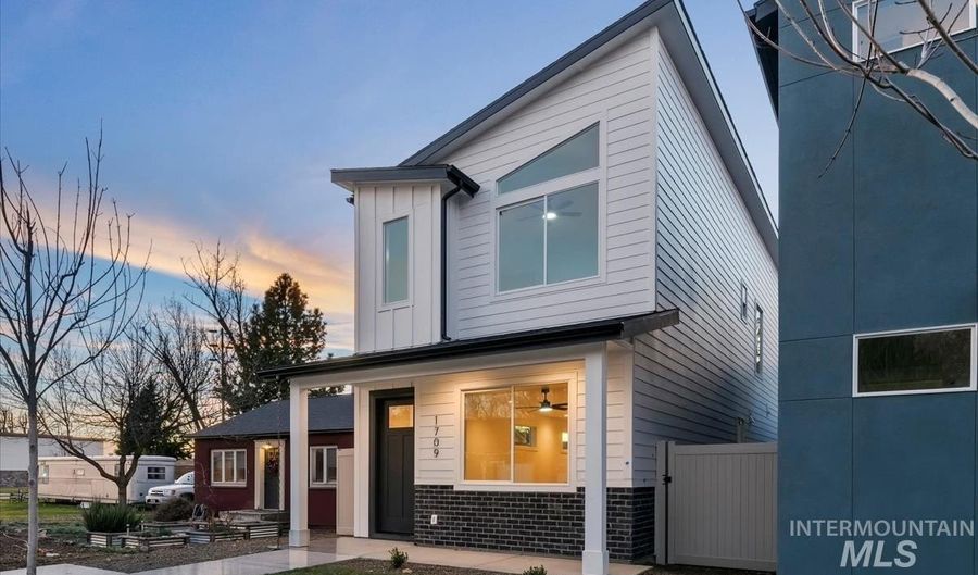 1709 N 31st St, Boise, ID 83703 - 4 Beds, 5 Bath