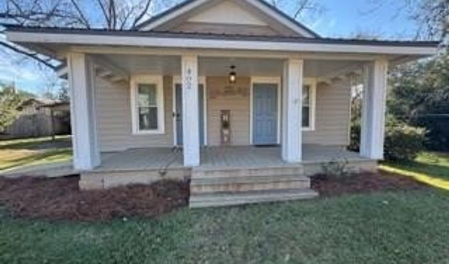 402 Main St, Ashford, AL 36312 - 3 Beds, 1 Bath