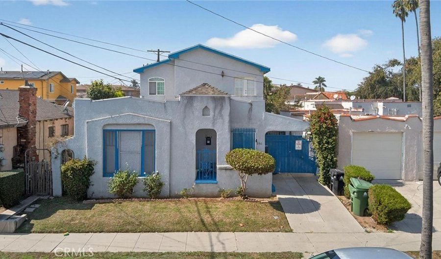 8463 S Halldale, Los Angeles, CA 90047 - 5 Beds, 5 Bath