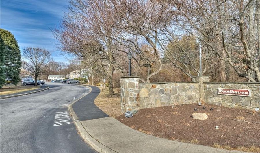 501 Woodhaven Ct 501, Cranston, RI 02920 - 2 Beds, 2 Bath
