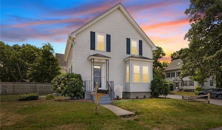 358 Pawtuxet Ave, Warwick, RI 02888 - 4 Beds, 2 Bath