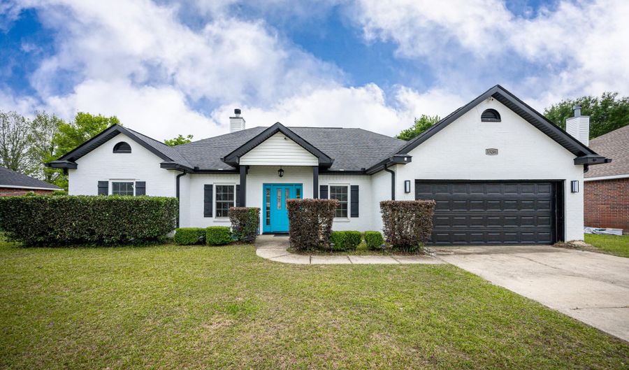 15208 Lisa Dr, Biloxi, MS 39532 - 4 Beds, 3 Bath