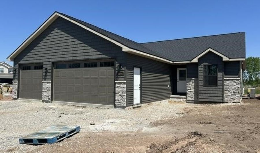 3646 E GLADIOLUS Pl, Appleton, WI 54913 - 3 Beds, 2 Bath