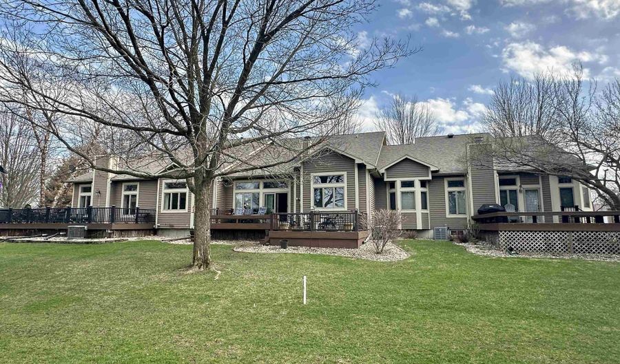 203 Emerald Meadows Dr, Arnolds Park, IA 51331 - 3 Beds, 3 Bath