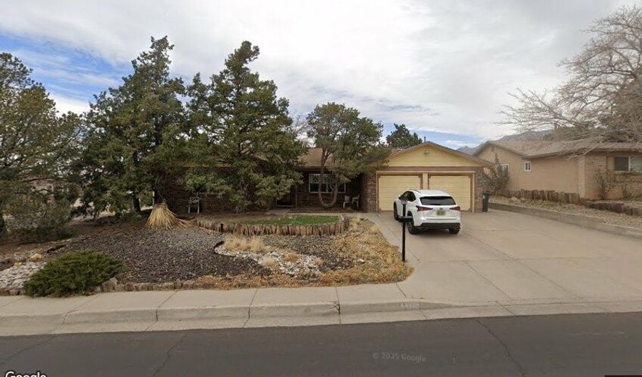 11401 Manitoba Dr NE, Albuquerque, NM 87111 - 4 Beds, 2 Bath