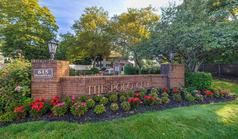 615 Broadway 63, Amityville, NY 11701 - 1 Beds, 1 Bath