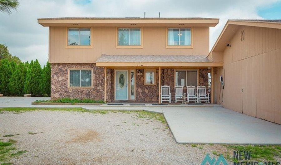 14 Nichol St, Carlsbad, NM 88220 - 4 Beds, 2 Bath
