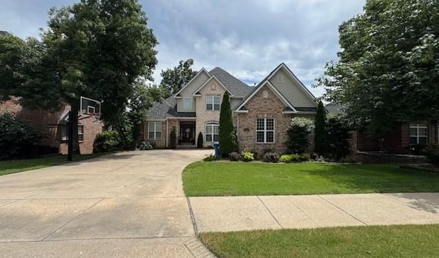 3906 NE Cadbury Ave, Bentonville, AR 72712 - 5 Beds, 5 Bath