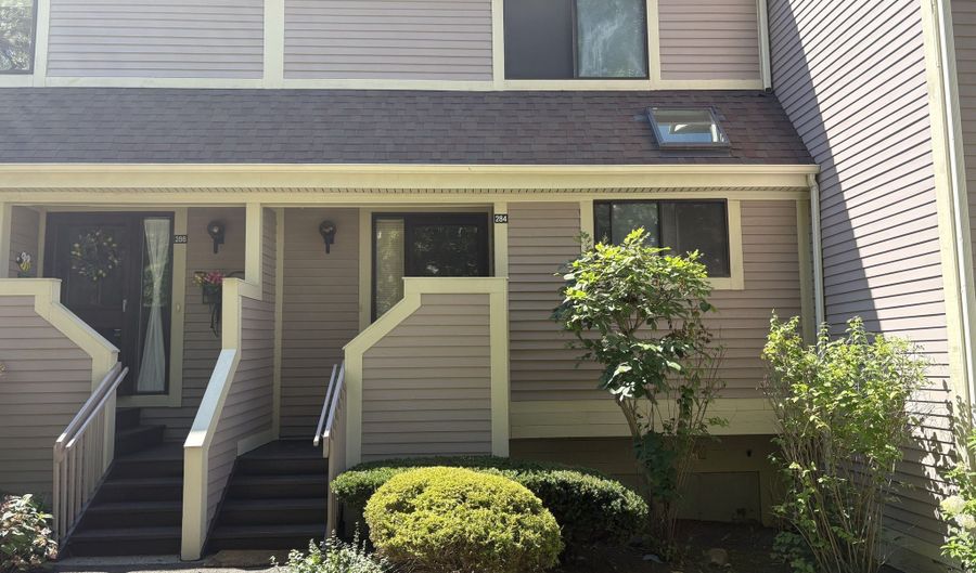 284 Opening Hill Rd 284, Branford, CT 06405 - 2 Beds, 2 Bath